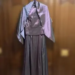 パープル　光沢のあるパーティードレス