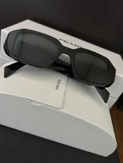PRADA SPR17W Symbole サングラス 49D20 ブラック 美品のサムネイル