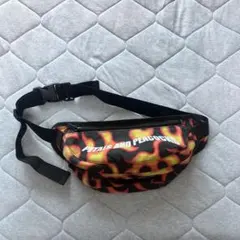 PETALS AND PEACOCKS ボディバッグ ファイヤーパターン