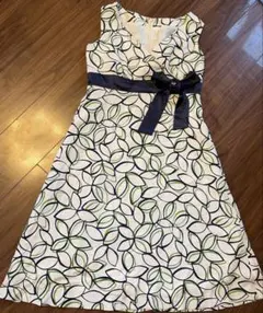 イノウェーブ　ノースリーブワンピース 花柄 リボン付き　Mサイズ　日本製のサムネイル