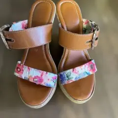 ITALIAN SHOEMAKERS ウェッジソールサンダル 花柄 37のサムネイル