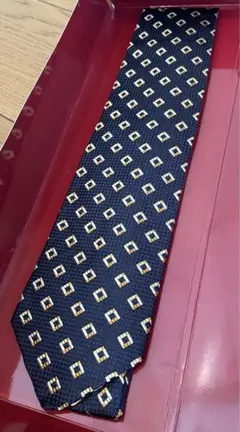フェラガモ　ネクタイ　未使用品