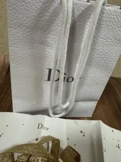 Dior ホワイトショップ袋 おまけ包装紙 ゴールドリボン付き