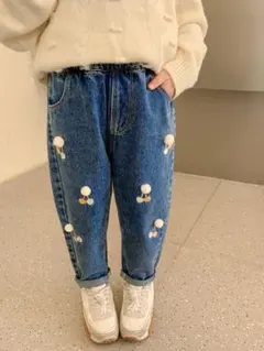 デニムパンツ　さくらんぼ刺繍　女の子　130cm