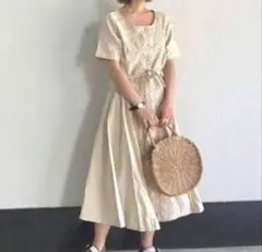 Kastane バックリボン　花柄刺繍ワンピース　リネン　 ベージュ　カスタネ