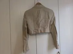 ZARA ベージュ ショート丈 テーラードジャケットのサムネイル