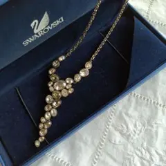 Swarovski クリスタルロングネックレス　お値下げしました