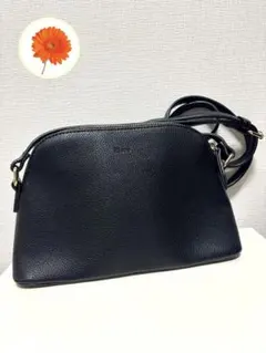 Elura エルーラ　リュクスエアリーポシェット　ショルダーバッグ　黒のサムネイル
