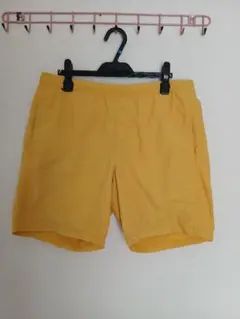 GAP メンズ ショートパンツ イエローのサムネイル