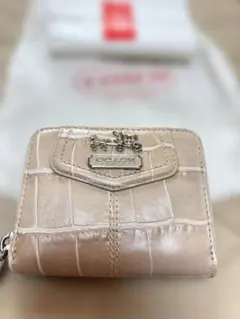 COACH ベージュ 二つ折り財布075