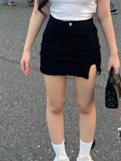 ブラックデニムミニスカート 前スリット付き· インナーパンツ付き