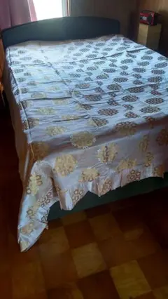 ベッドカバー