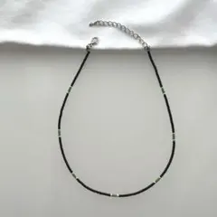 シンプルビーズネックレス　チョーカー　ブラック×グリーン　ハンドメイド