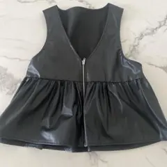 レザー　ペプラム　ベスト