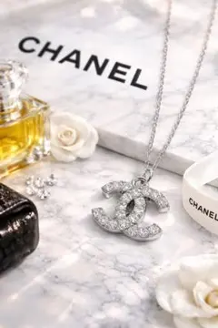 CHANEL ヴィンテージボタン リメイク ネックレス ラインストーン