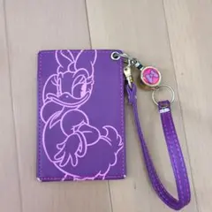 DISNEY　デイジー　パスケース