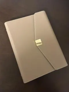 美品　ベージュ 合成皮革 手帳カバー 6穴リングA5 おまけのリフィル付き