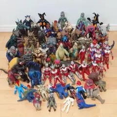 ウルトラマン 怪獣 ソフビ フィギュア 72体セット まとめ売り 大量セットのサムネイル