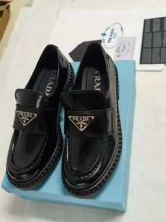 【お値下げ】PRADA ブラック エナメル ローファー35 1/2 (22.5) imgrc0070279960.jpg