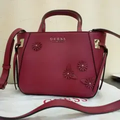 GUESS ショルダーバッグ 透かし柄 ベージュ ミニバッグ付き - メルカリ