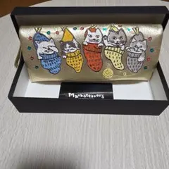 Manhattaner's 猫刺繍 ゴールド長財布のサムネイル