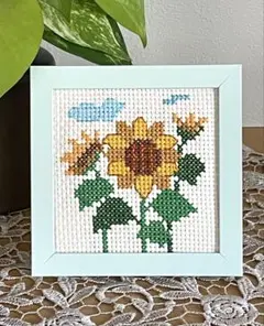 羊毛フェルト 刺繍「ひまわり畑」フレーム ハンドメイド 風景画 羊毛