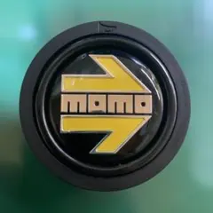 MOMO モモ　ホーンボタン　イエローアロー 矢印のサムネイル