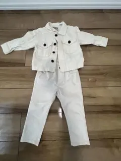ホワイトジャケットとパンツセット　95サイズ