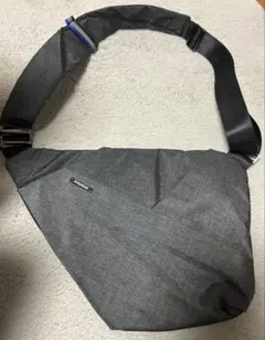 RHINOS クロスボディバッググレー