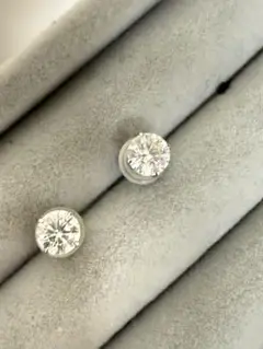 天然ダイヤモンドピアス