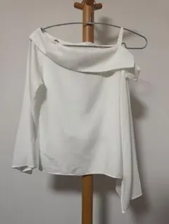 EMMI オフショルダー ホワイト シフォンブラウスのサムネイル