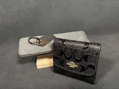 美品 COACH シグネチャー型押し ミニ財布 キーホルダー 2点セット