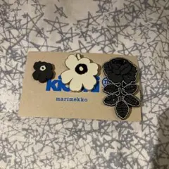 marimekko 花のピンバッジ　ウニッコ　マーライスルース　ヴィヒキルースのサムネイル