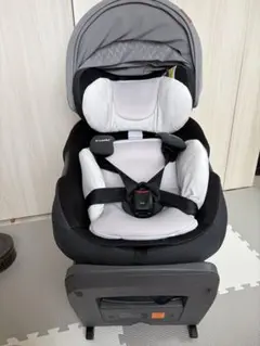 Combi THE S ZA-670. チャイルドシート　isofix