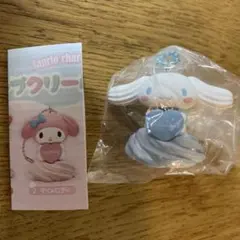 サンリオ　ホイップクリームマスコット ガチャ　キーホルダー　シナモロール