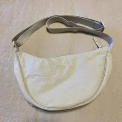 ユニクロ ラウンドミニショルダーバッグ ナチュラル 白