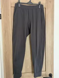 ユニクロ ウルトラストレッチドライEXジョガーパンツ グレー M