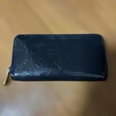 ルイヴィトン ヴェルニ ジッピーウォレット ブルーニュイ M93722