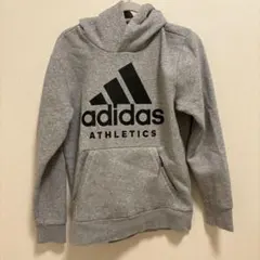 adidas パーカー グレー