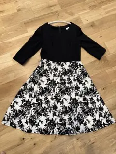 【EMMAJAMES】黒と白の花柄ひざ丈ワンピース9AR（9号Mサイズ）