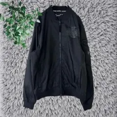 アンダーアーマー　ブルゾン　ジャンパー　アウター　黒　ロゴ　刺繍