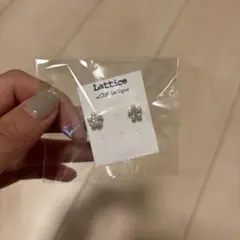 Lattice 花モチーフ ピアスのサムネイル