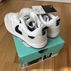 ホワイトスニーカー スニーカー