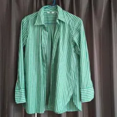 ユニクロ✩緑と白のストライプ長袖シャツ！！