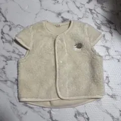 フリース ベビーベスト クリーム色 ハリネズミ刺繍