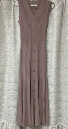 SNIDEL ノースリフロントボタンニットワンピース　ピンク