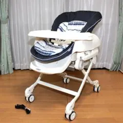 Combi 電動スウィング◆ネムリラ4キャス オートスウィング ロッタ◆新生児～