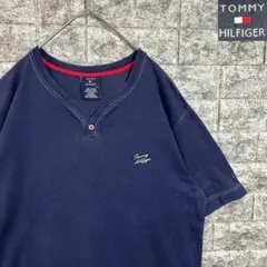 TOMMY HILFIGER 筆記体ロゴ ヘンリーネック Tシャツ 古着