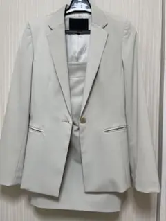 レディーススーツ