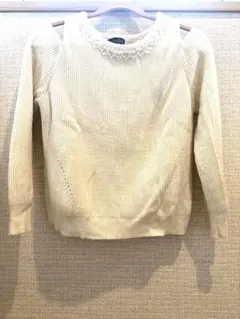 OneWay パール装飾アイボリーオフショルダーセーター ニット　レディース